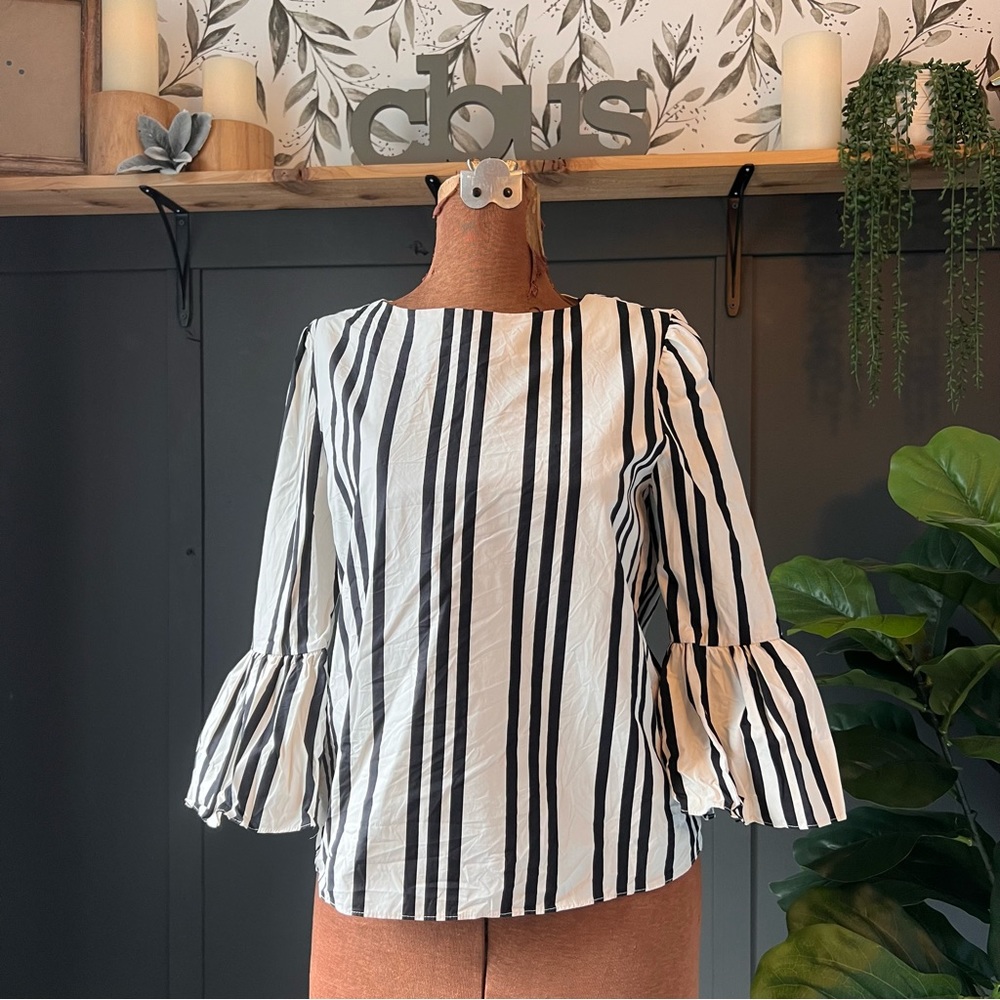 Alice + Olivia Bernice Variegated Stripe Top size small - Picture 3 of 9